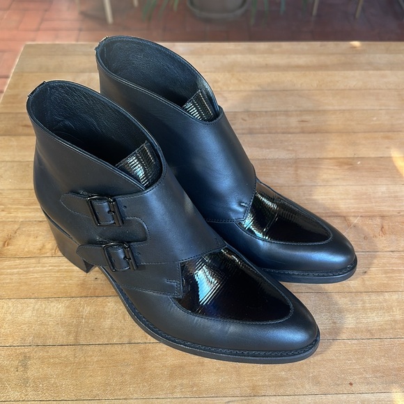 The office of Angela Scott miss Joan boots sz 8 - Picture 2 of 7